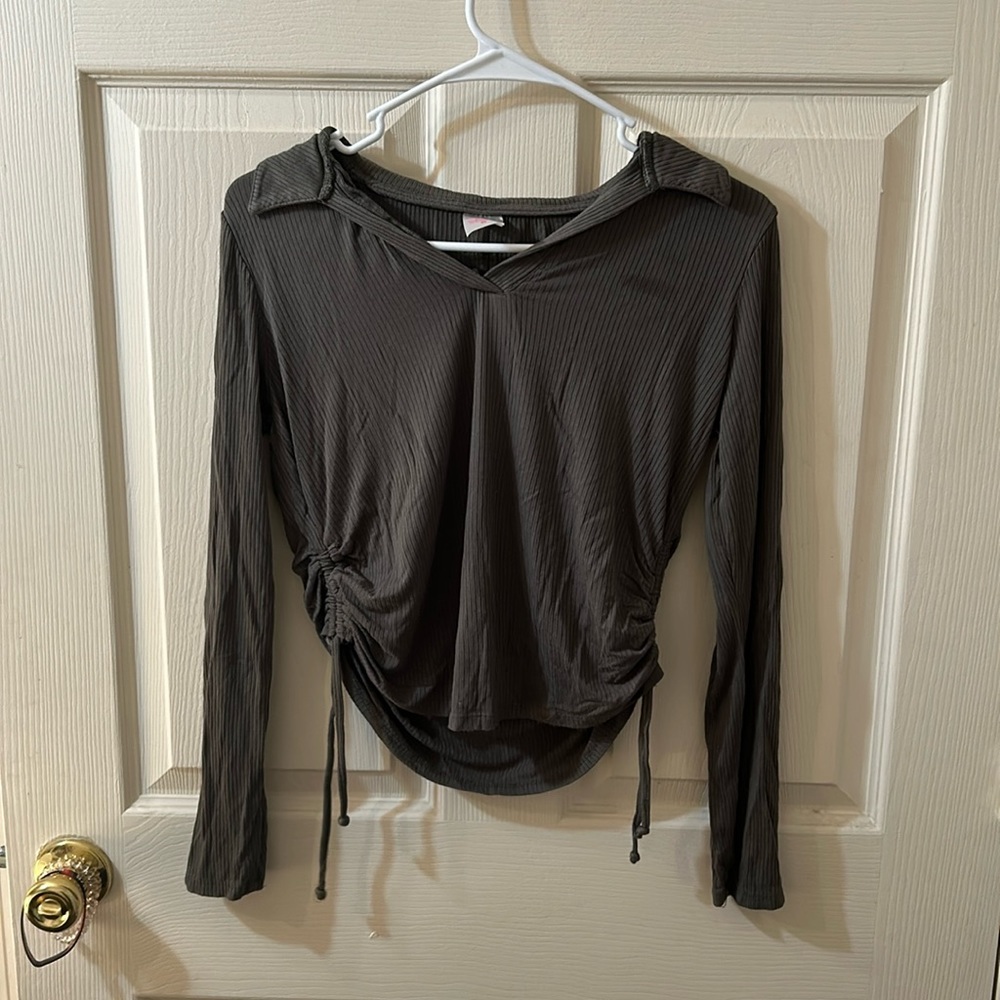 Long sleeve green top